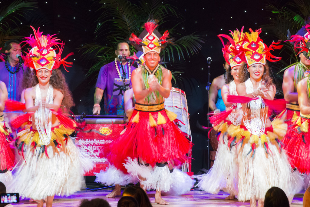 dancers-at-the-2015-choc-walk-ambassadors-luau